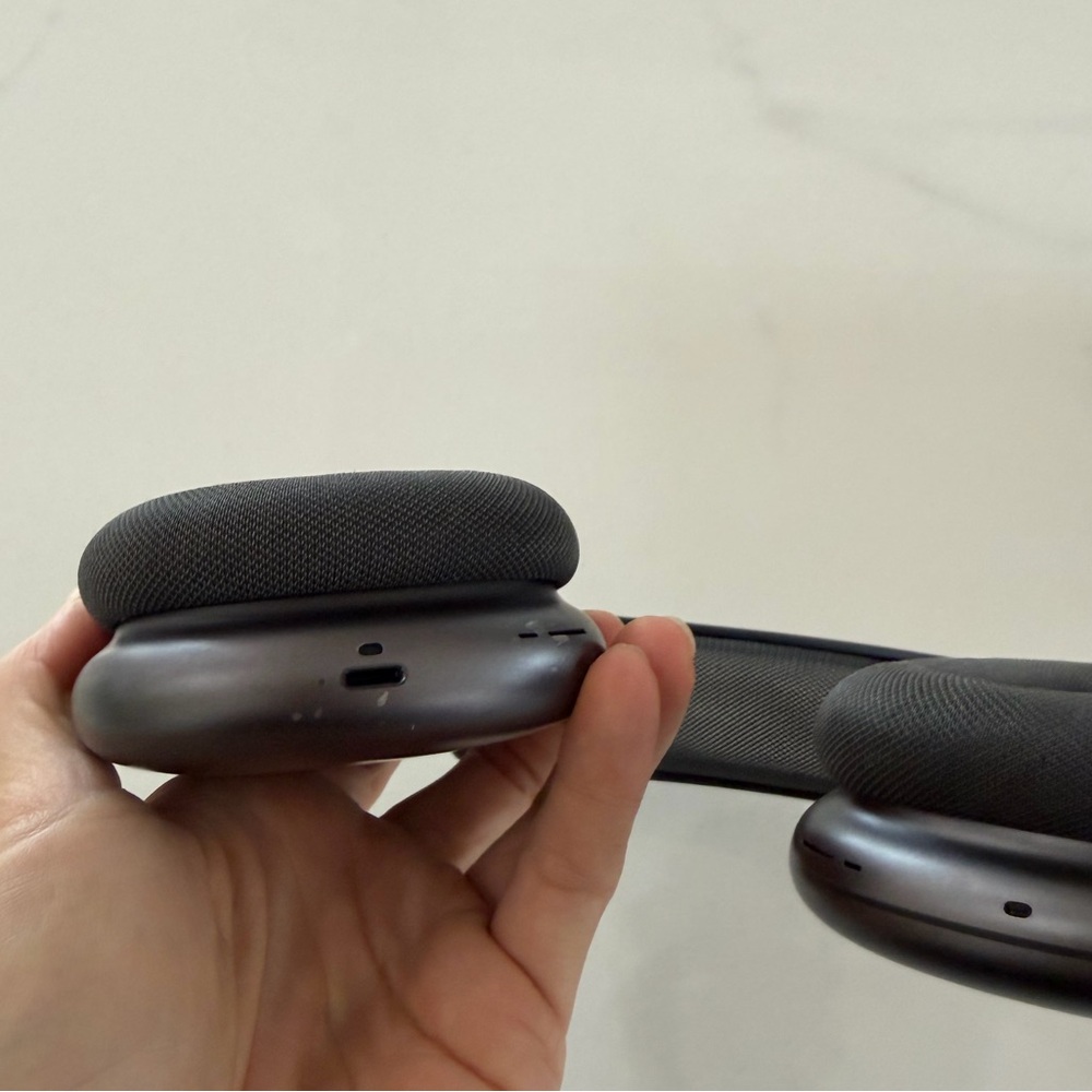 Apple AirPods Max Headphones - Picture 7 of 7